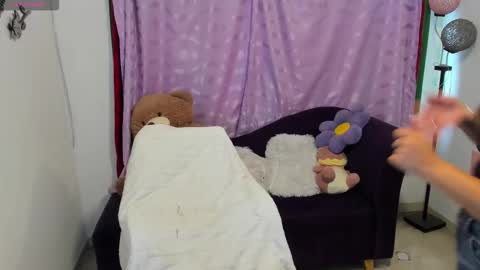 Snapshot of cynthiawatson_ chatting on 11/18/25, 02:10 Cynthia online show from 11/18/25, 02:10