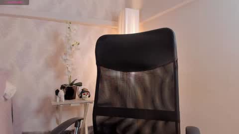 cyntia_adams online show from 12/27/24, 11:10