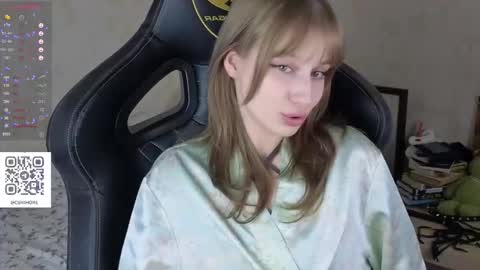 Snapshot of cyyberwhore chatting on 12/04/25, 10:29 cyyberwhore online show from 12/04/25, 10:29