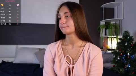 Snapshot of czamabech chatting on 01/13/25, 01:02 Isabella online show from 01/13/25, 01:02