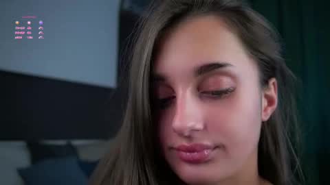 Snapshot of czamabech chatting on 03/04/25, 07:19 Isabella online show from 03/04/25, 07:19