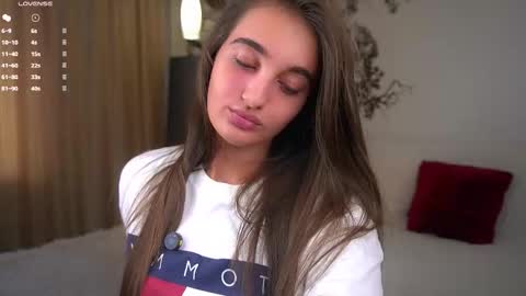 Snapshot of czamabech chatting on 09/28/25, 01:33 Isabella online show from 09/28/25, 01:33