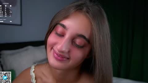 Snapshot of czamabech chatting on 10/24/25, 01:03 Isabella online show from 10/24/25, 01:03