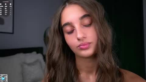 Snapshot of czamabech chatting on 11/11/25, 12:54 Isabella online show from 11/11/25, 12:54