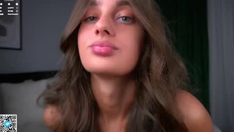 Snapshot of czamabech chatting on 11/28/25, 01:08 Isabella online show from 11/28/25, 01:08