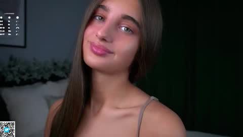 Snapshot of czamabech chatting on 12/05/25, 01:03 Isabella online show from 12/05/25, 01:03