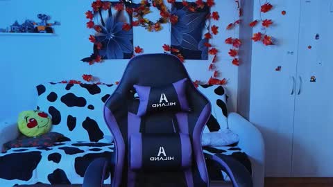 Donna online show from 11/18/25, 06:01