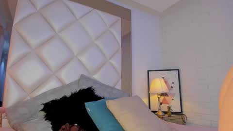 Snapshot of d_kimrouse_h chatting on 12/31/24, 08:26 Kim online show from 12/31/24, 08:26