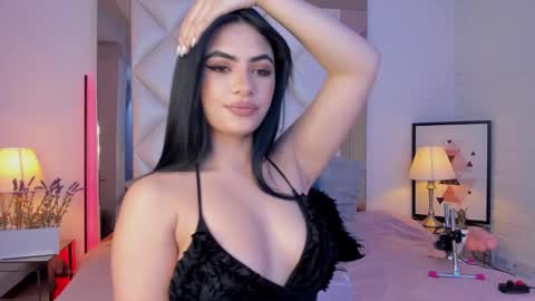 Snapshot of d_kimrouse_h chatting on 01/07/25, 03:35 Kim online show from 01/07/25, 03:35