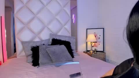 Snapshot of d_kimrouse_h chatting on 01/14/25, 10:17 Kim online show from 01/14/25, 10:17