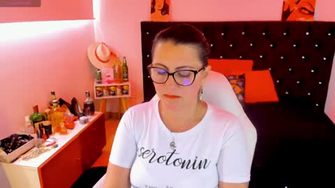 Mia  online show from 01/31/25, 06:03