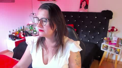 Mia  online show from 02/07/25, 12:28