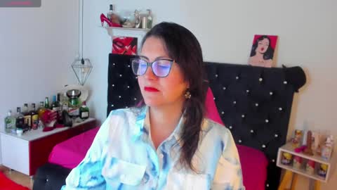 Mia  online show from 03/02/25, 11:18