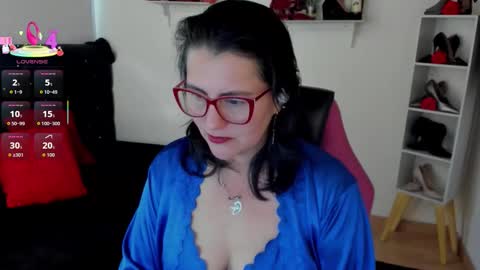 Mia  online show from 09/21/25, 11:34