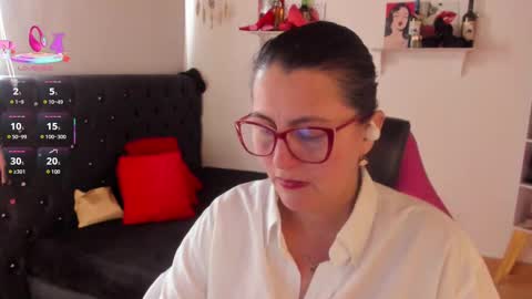 Mia  online show from 09/22/25, 01:35