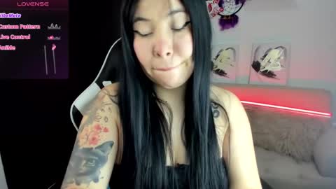 Ailyn  online show from 10/11/25, 01:05