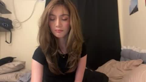 Snapshot of dabaddest_kat chatting on 07/16/26, 10:21 kat online show from 07/16/26, 10:21