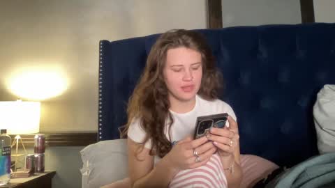 Snapshot of daddy_daycare_ chatting on 01/19/26, 02:32 Belle Email daddydaycarecb online show from 01/19/26, 02:32