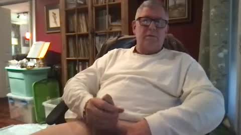 Snapshot of daddycok4 chatting on 12/06/24, 02:38 DaddyCok4 online show from 12/06/24, 02:38