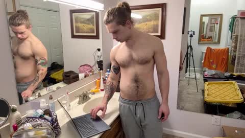 Snapshot of daddydaydrinkz chatting on 02/09/25, 05:19 DaddydayDrinkz online show from 02/09/25, 05:19