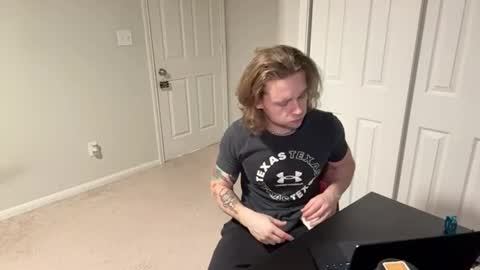 Snapshot of daddydaydrinkz chatting on 03/10/25, 05:43 DaddydayDrinkz online show from 03/10/25, 05:43