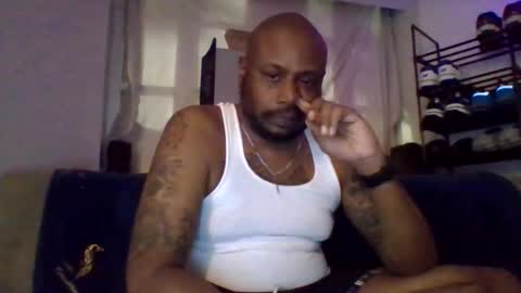 Snapshot of daddydickxm chatting on 04/16/26, 04:46 daddydickxm online show from 04/16/26, 04:46