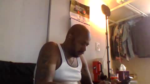 Snapshot of daddydickxm chatting on 04/28/26, 03:44 daddydickxm online show from 04/28/26, 03:44