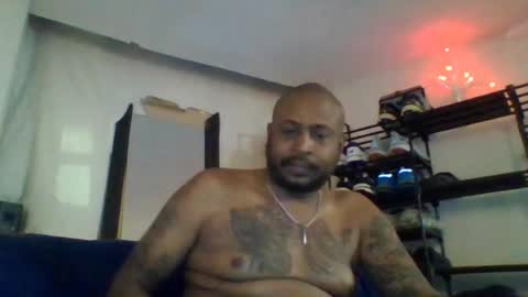 Snapshot of daddydickxm chatting on 05/04/26, 01:56 daddydickxm online show from 05/04/26, 01:56