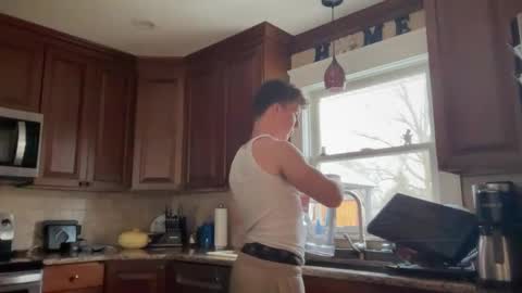 Snapshot of daddygmoney6969 chatting on 12/04/24, 05:00 daddygmoney6969 online show from 12/04/24, 05:00