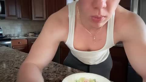 Snapshot of daddygmoney6969 chatting on 02/27/25, 05:36 daddygmoney6969 online show from 02/27/25, 05:36