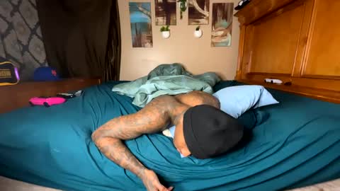 sexy tatted king bbc online show from 12/04/24, 09:40