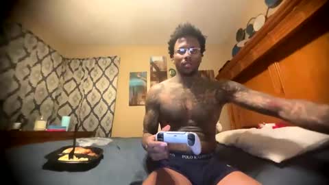sexy tatted king bbc online show from 04/15/26, 03:13