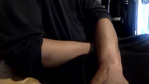 JOI use emoji thumbs up Faster   Thumbs down Slower    Hi Hand Stop    Fist Start.Stop online show from 03/03/26, 04:46