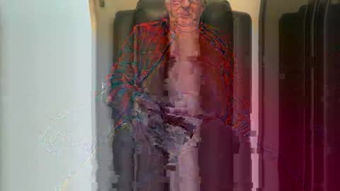 Snapshot of daddyoldcock chatting on 10/21/25, 01:39 daddyoldcock online show from 10/21/25, 01:39