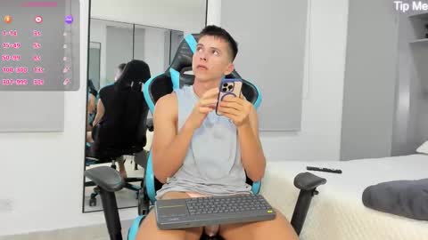 Snapshot of daddyrich4u chatting on 10/06/25, 09:56 daddyrich4u online show from 10/06/25, 09:56