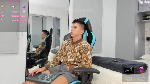 Snapshot of daddyrich4u chatting on 10/12/25, 04:22 daddyrich4u online show from 10/12/25, 04:22