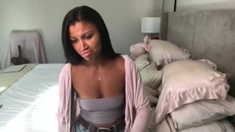 Snapshot of daddys_barbie chatting on 10/04/25, 06:06 daisy June online show from 10/04/25, 06:06