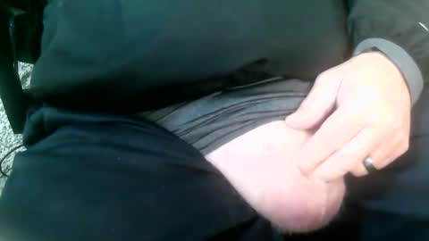 Snapshot of daddysmalls_55 chatting on 12/02/24, 12:19 daddysmalls online show from 12/02/24, 12:19