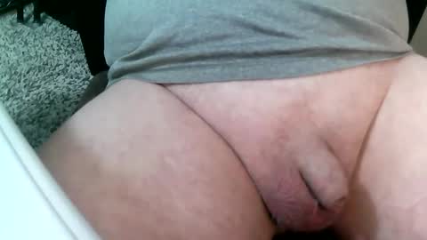 Snapshot of daddysmalls_55 chatting on 12/20/24, 10:32 daddysmalls online show from 12/20/24, 10:32