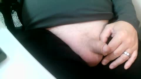Snapshot of daddysmalls_55 chatting on 01/06/25, 04:34 daddysmalls online show from 01/06/25, 04:34
