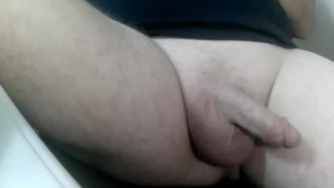Snapshot of daddysmalls_55 chatting on 01/09/25, 08:22 daddysmalls online show from 01/09/25, 08:22