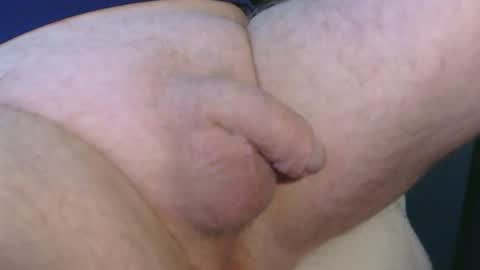 Snapshot of daddysmalls_55 chatting on 10/04/25, 04:05 daddysmalls online show from 10/04/25, 04:05