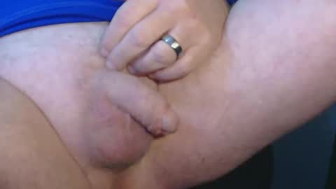 Snapshot of daddysmalls_55 chatting on 12/19/25, 08:27 daddysmalls online show from 12/19/25, 08:27