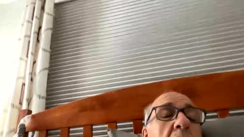 Snapshot of daddyweis chatting on 09/17/25, 02:13 daddyweis online show from 09/17/25, 02:13