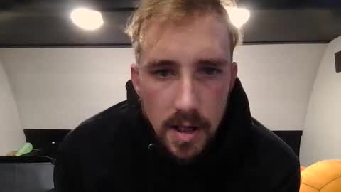 Snapshot of dadgoeswild chatting on 12/20/24, 03:47 DadGoesWild online show from 12/20/24, 03:47