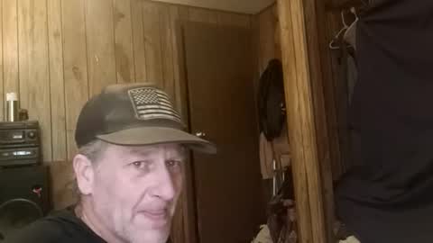 Snapshot of dadpervmind chatting on 03/02/26, 04:58 dadpervmind online show from 03/02/26, 04:58