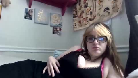 Snapshot of dadsdoll2 chatting on 03/23/26, 02:10 dadsdoll2 online show from 03/23/26, 02:10