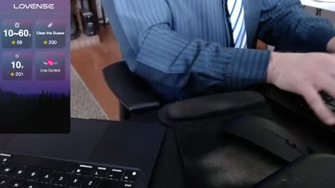 Snapshot of dadssecret69 chatting on 04/06/26, 05:25 DadsSecret online show from 04/06/26, 05:25