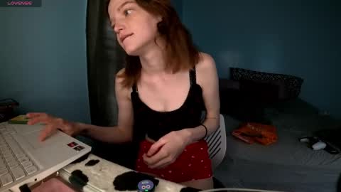 dadwouldbeproud1 online show from 04/13/26, 12:43