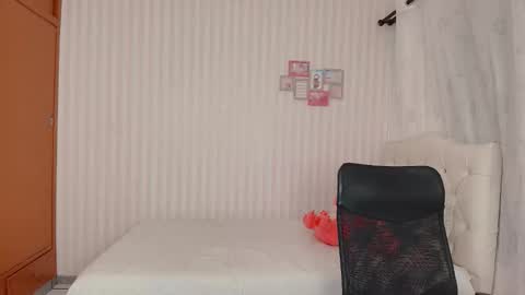 daeneryslove_doll online show from 11/06/25, 06:25